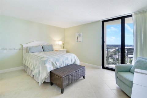Condo in Tequesta, Florida, 3 bedrooms № 1963171 - photo 15