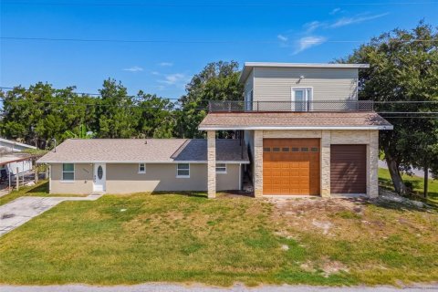 House in Hudson, Florida 2 bedrooms, 153.2 sq.m. № 2316437