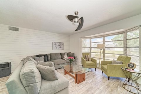 Villa ou maison à vendre à Sarasota, Floride: 2 chambres, 156.35 m2 № 2147737 - photo 10