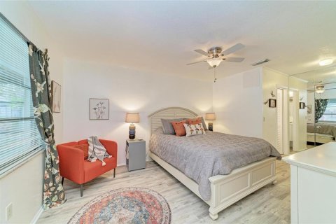 Villa ou maison à vendre à Sarasota, Floride: 2 chambres, 156.35 m2 № 2147737 - photo 28