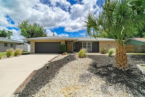 Villa ou maison à vendre à Sarasota, Floride: 2 chambres, 156.35 m2 № 2147737 - photo 2
