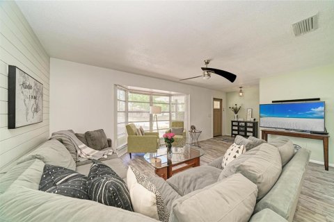 Villa ou maison à vendre à Sarasota, Floride: 2 chambres, 156.35 m2 № 2147737 - photo 11