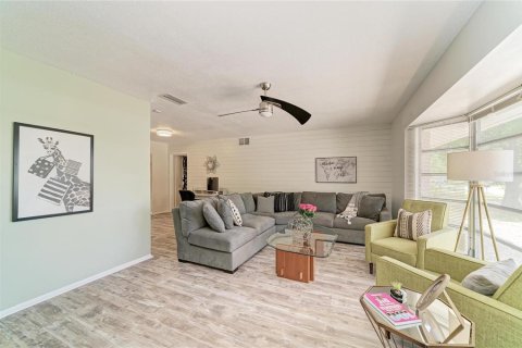 Villa ou maison à vendre à Sarasota, Floride: 2 chambres, 156.35 m2 № 2147737 - photo 9