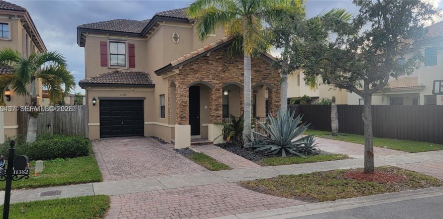 Villa ou maison à Homestead, Floride 4 chambres, 231.7 m2 № 2004258