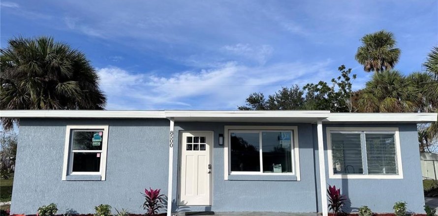House in North Port, Florida 2 bedrooms, 75.44 sq.m. № 1537176