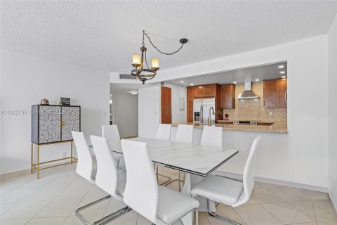 Купить кондоминиум в Майами, Флорида 2 спальни, 136.29м2, № 1976538 - фото 9