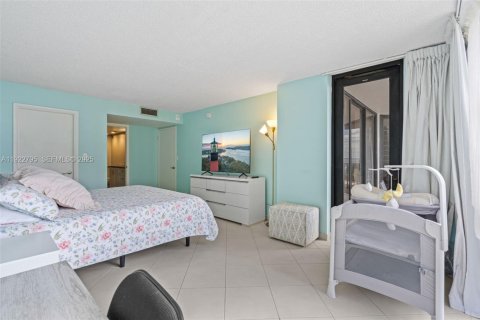 Купить кондоминиум в Майами, Флорида 2 спальни, 136.29м2, № 1976538 - фото 22