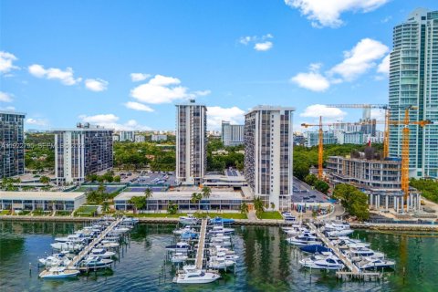 Купить кондоминиум в Майами, Флорида 2 спальни, 136.29м2, № 1976538 - фото 4