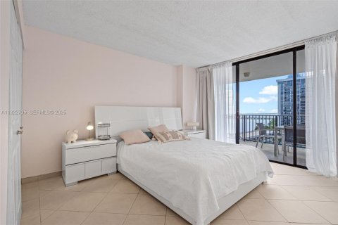 Купить кондоминиум в Майами, Флорида 2 спальни, 136.29м2, № 1976538 - фото 18