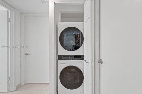 Купить кондоминиум в Майами, Флорида 2 спальни, 136.29м2, № 1976538 - фото 17