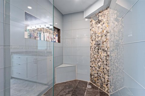 Купить кондоминиум в Майами, Флорида 2 спальни, 136.29м2, № 1976538 - фото 26