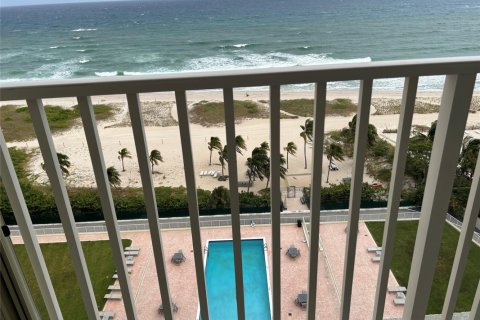 Copropriété à vendre à Pompano Beach, Floride: 2 chambres, 105.91 m2 № 821976 - photo 1