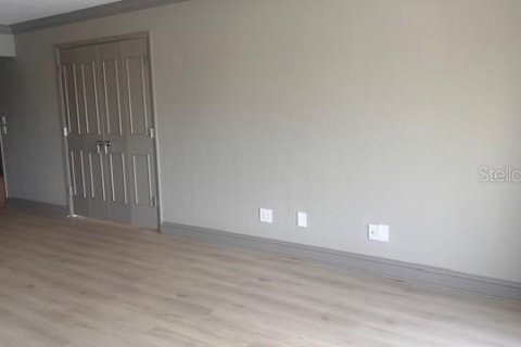 Condo in Saint Petersburg, Florida, 2 bedrooms  № 2103861 - photo 9