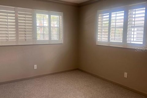 Condo in Saint Petersburg, Florida, 2 bedrooms  № 2103861 - photo 12