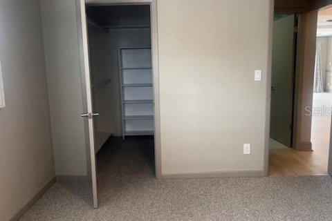Condo in Saint Petersburg, Florida, 2 bedrooms  № 2103861 - photo 13