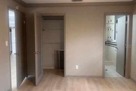 Condo in Saint Petersburg, Florida, 2 bedrooms  № 2103861 - photo 16