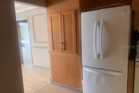 Condo in Saint Petersburg, Florida, 2 bedrooms  № 2103861 - photo 2