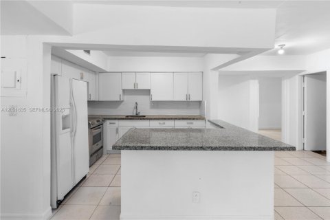 Casa en alquiler en Wilton Manors, Florida, 5 dormitorios, 139.35 m2 № 2193205 - foto 5