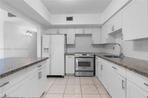 Casa en alquiler en Wilton Manors, Florida, 5 dormitorios, 139.35 m2 № 2193205 - foto 4