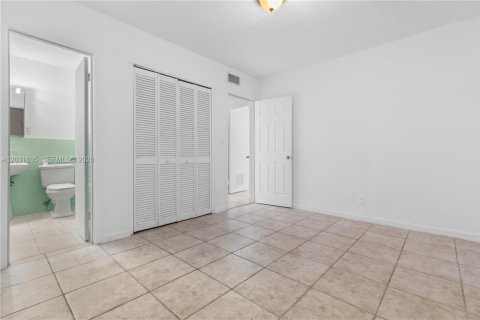 Casa en alquiler en Wilton Manors, Florida, 5 dormitorios, 139.35 m2 № 2193205 - foto 9