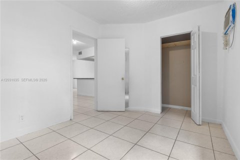 Casa en alquiler en Wilton Manors, Florida, 5 dormitorios, 139.35 m2 № 2193205 - foto 10
