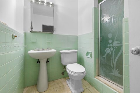 Casa en alquiler en Wilton Manors, Florida, 5 dormitorios, 139.35 m2 № 2193205 - foto 3