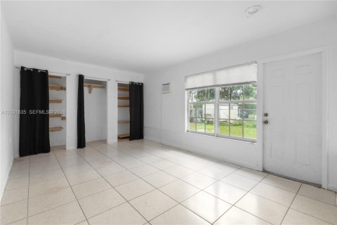 Casa en alquiler en Wilton Manors, Florida, 5 dormitorios, 139.35 m2 № 2193205 - foto 15