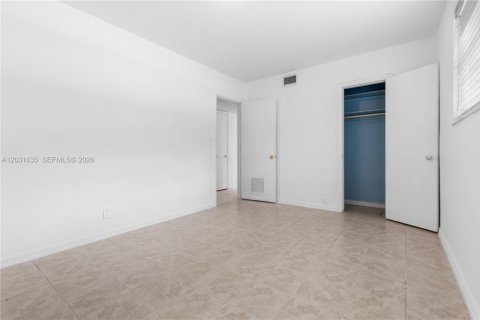 Casa en alquiler en Wilton Manors, Florida, 5 dormitorios, 139.35 m2 № 2193205 - foto 8