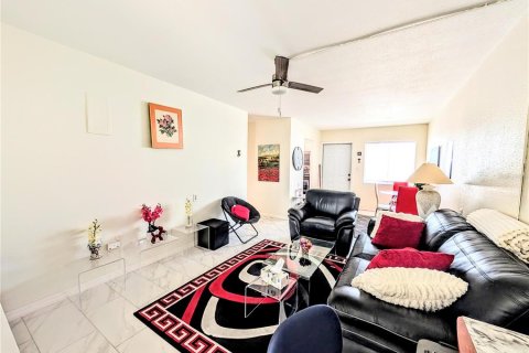 Copropriété à vendre à Bradenton, Floride: 1 chambre, 53.51 m2 № 2148197 - photo 12