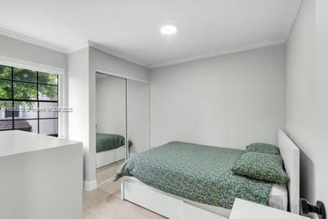 Townhouse in Miami, Florida 3 bedrooms, 119.75 sq.m. № 1883830 - photo 18