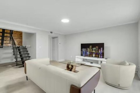 Townhouse in Miami, Florida 3 bedrooms, 119.75 sq.m. № 1883830 - photo 9