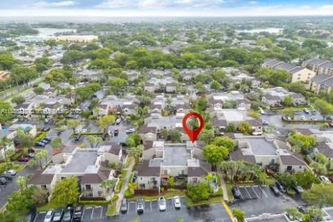Townhouse in Miami, Florida 3 bedrooms, 119.75 sq.m. № 1883830 - photo 28