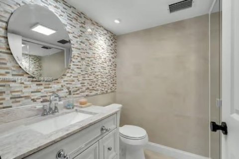 Townhouse in Miami, Florida 3 bedrooms, 119.75 sq.m. № 1883830 - photo 19