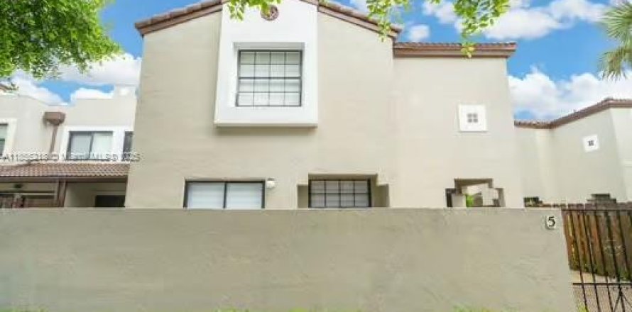 Touwnhouse à Miami, Floride 3 chambres, 119.75 m2 № 1883830