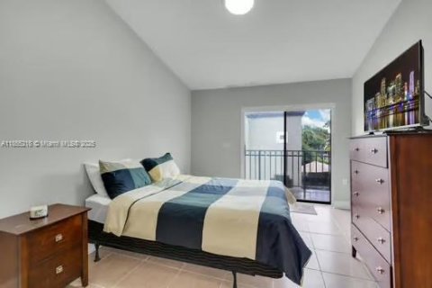 Townhouse in Miami, Florida 3 bedrooms, 119.75 sq.m. № 1883830 - photo 22