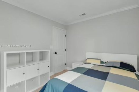 Townhouse in Miami, Florida 3 bedrooms, 119.75 sq.m. № 1883830 - photo 23