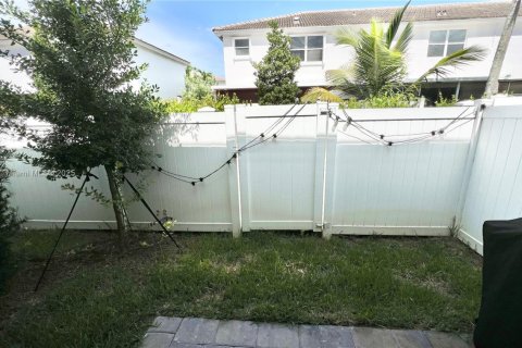 Townhouse in Pembroke Pines, Florida 4 bedrooms, 180.04 sq.m. № 1857090 - photo 22