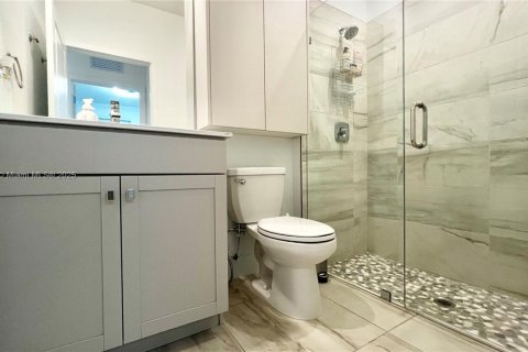 Townhouse in Pembroke Pines, Florida 4 bedrooms, 180.04 sq.m. № 1857090 - photo 18