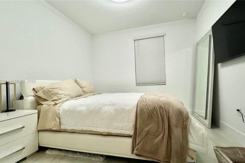 Townhouse in Pembroke Pines, Florida 4 bedrooms, 180.04 sq.m. № 1857090 - photo 16