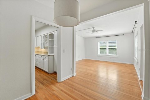 House in Winter Park, Florida 3 bedrooms, 162.58 sq.m. № 1905668 - photo 4