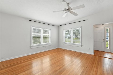 House in Winter Park, Florida 3 bedrooms, 162.58 sq.m. № 1905668 - photo 2