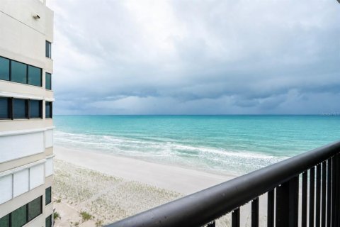 Condo in Clearwater, Florida, 2 bedrooms  № 2338879 - photo 5