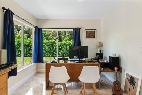 House in Delray Beach, Florida 5 bedrooms, 371.61 sq.m. № 2147263 - photo 25
