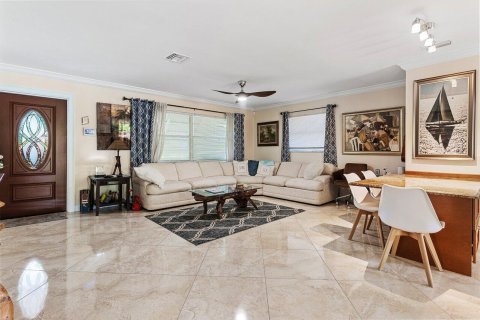 House in Delray Beach, Florida 5 bedrooms, 371.61 sq.m. № 2147263 - photo 8