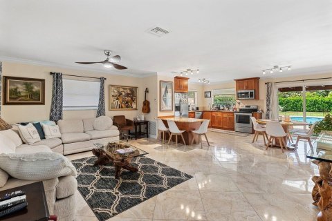 House in Delray Beach, Florida 5 bedrooms, 371.61 sq.m. № 2147263 - photo 9