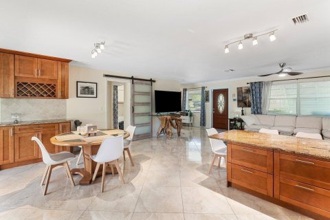 House in Delray Beach, Florida 5 bedrooms, 371.61 sq.m. № 2147263 - photo 23