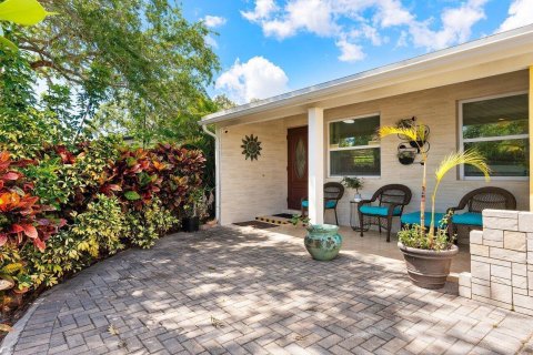 House in Delray Beach, Florida 5 bedrooms, 371.61 sq.m. № 2147263 - photo 17