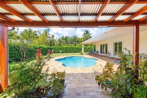 House in Delray Beach, Florida 5 bedrooms, 371.61 sq.m. № 2147263 - photo 4