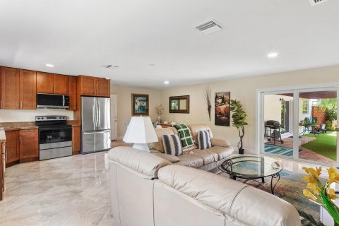 House in Delray Beach, Florida 5 bedrooms, 371.61 sq.m. № 2147263 - photo 18