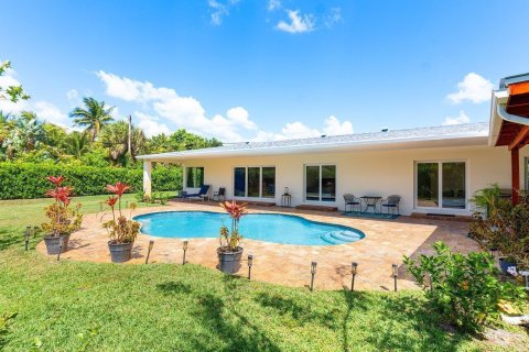 House in Delray Beach, Florida 5 bedrooms, 371.61 sq.m. № 2147263 - photo 3